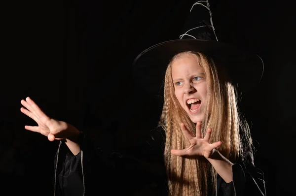 Jolie fille en costume de sorcière — Photo