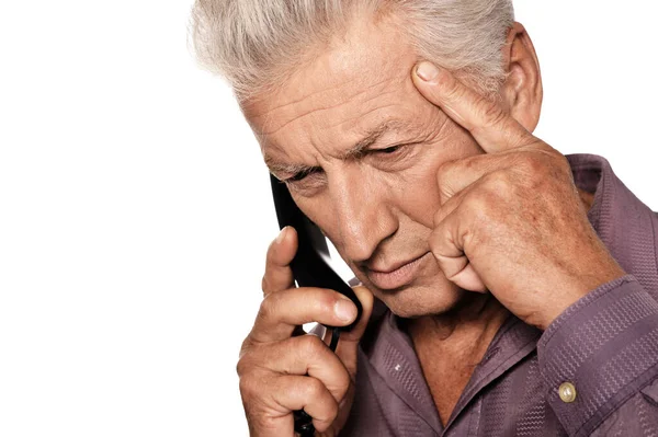 Starší Muž Volá Telefon Bílém — Stock fotografie