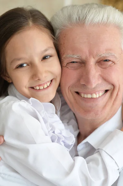 Happy Elderly Man Cute Granddaughter — Stock Photo, Image