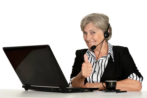 Mujer Anciana Trabajando Con Portátil Sobre Fondo Blanco —  Fotos de Stock