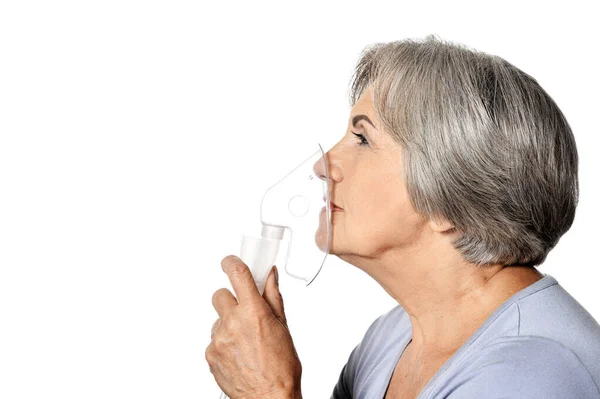 Porträt Einer Älteren Frau Mit Grippe Inhalation — Stockfoto