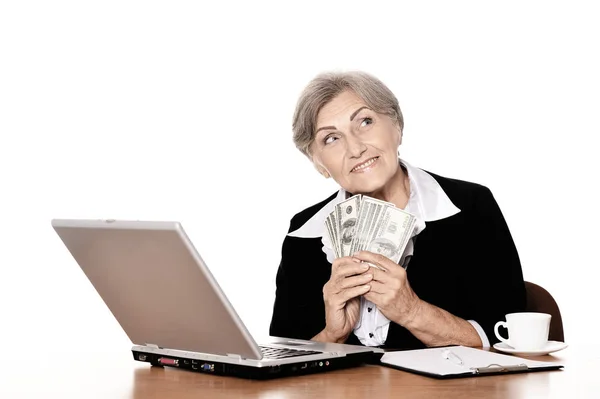 Äldre Kvinna Som Innehar Dollar Vit Bakgrund — Stockfoto