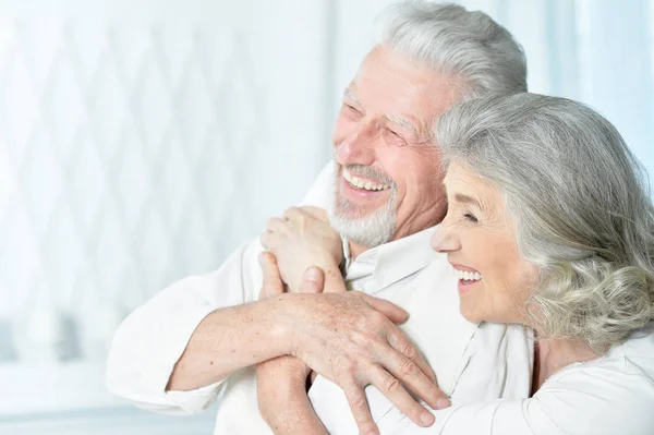 Close Shot Van Vrolijke Senior Paar Thuis — Stockfoto