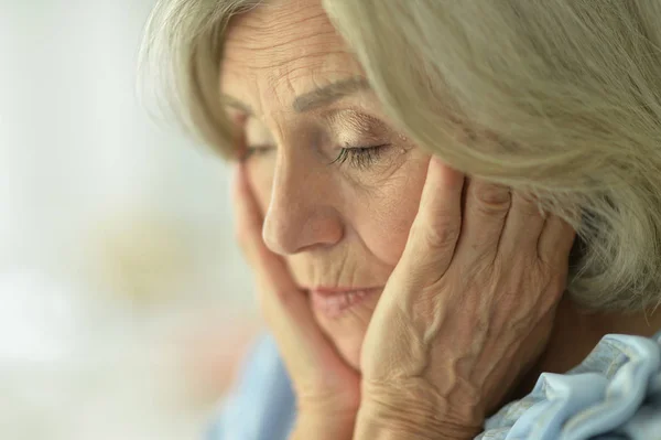 Ritratto Ravvicinato Triste Donna Anziana Casa — Foto Stock