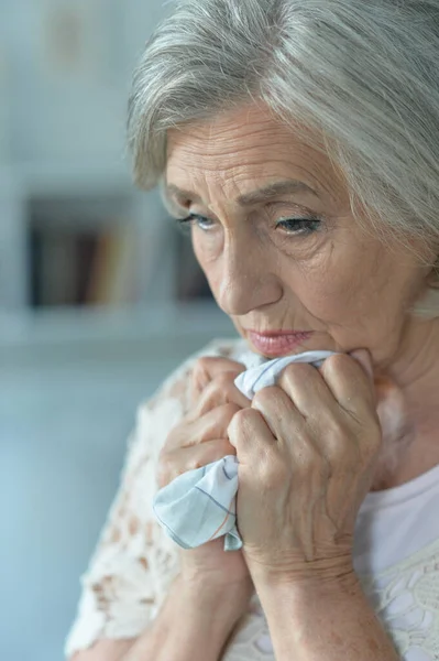 Nahaufnahme Porträt Einer Traurigen Seniorin Hause — Stockfoto