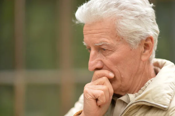 Serious Senior Man Thinking Park — Stock Photo, Image
