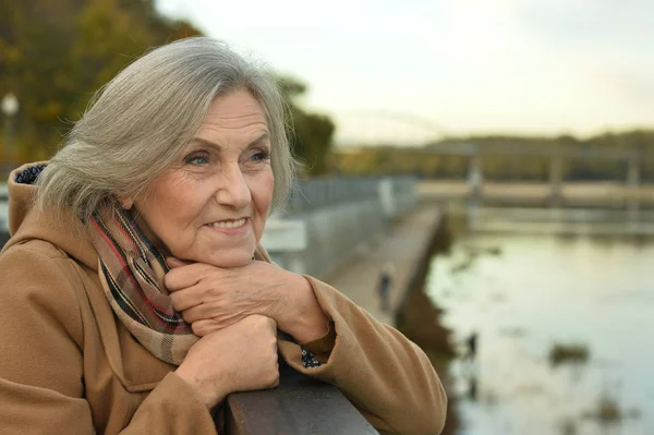 Happy Senior Beautiful Woman Lake — Stock Photo, Image