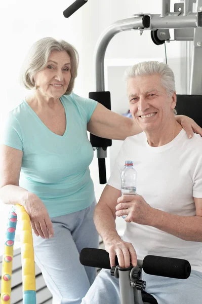 Active Smiling Senior Couple Exercising Gym — Stock Photo, Image