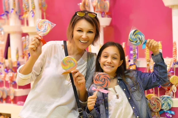 Happy Mother Daughter Posing Sweets — Stockfoto