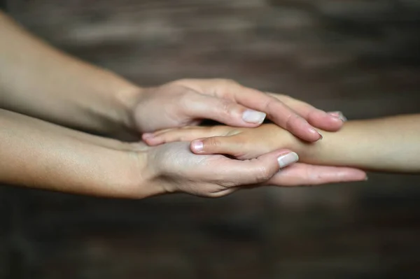 Daughter Mother Holding Hands Close — Stock Photo, Image