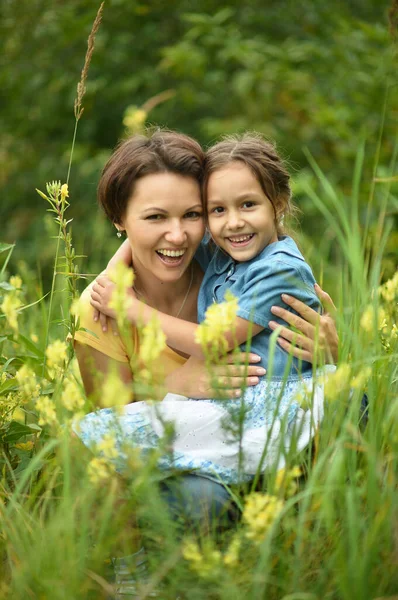Happy Mother Daughter Summer Field — Stock Photo, Image
