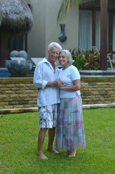 Casal Sénior Feliz Resort Hotel — Fotografia de Stock