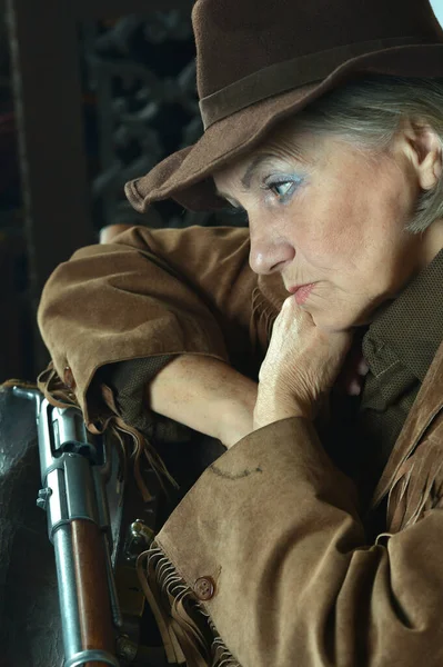 Dojrzała Kobieta Bandyta Pistoletu Dzikim Zachodzie — Zdjęcie stockowe