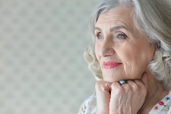 Beautiful Happy Senior Woman Smiling — Stock Photo, Image