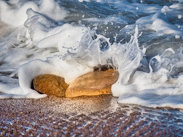 Saltando Gotas Mar Costa — Fotografia de Stock