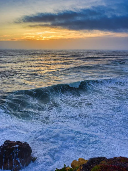 Fale Zachodu Słońca Nazare Portugal — Zdjęcie stockowe