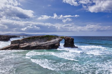 Playa de las Catedrales Rock Kemer Manzarası
