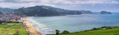 Zarautz plajı panoramik manzarası