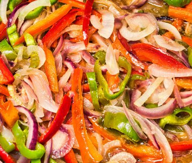 İspanyol sofrito sebzeleri görüntüyü kapatır     