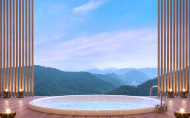 Dağ Manzaralı 3d işleme görüntü ile lüks banyo. Sitemizde ahşap zemin ahşap kafes ile duvar süslemeleri. Çevre doğa ve dağ manzaralı cam korkuluk vardır