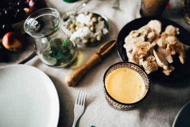 lezzetli aile yemeği evde 