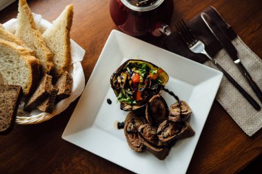 yiyecek ve içecekler