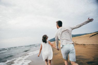 Mutlu Sevgililer plajda