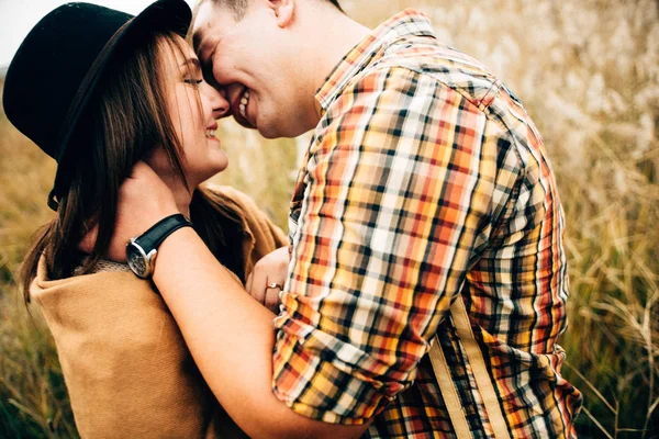 Família feliz ao ar livre — Fotografia de Stock