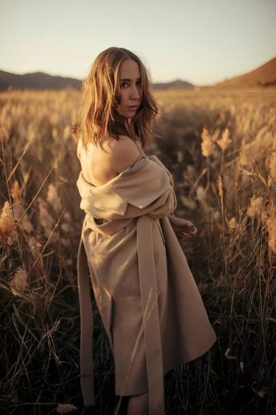 portre özgürlük durağındayım kız denizde