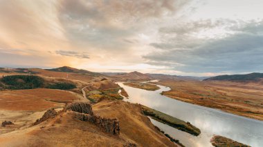 gün batımında sonbahar manzarası 