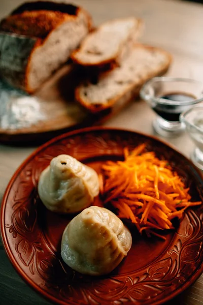 Comida Tradicional Mongol Mesa Madeira — Fotografia de Stock