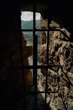 Kırım 'daki eski ortaçağ kalesinin manzarası