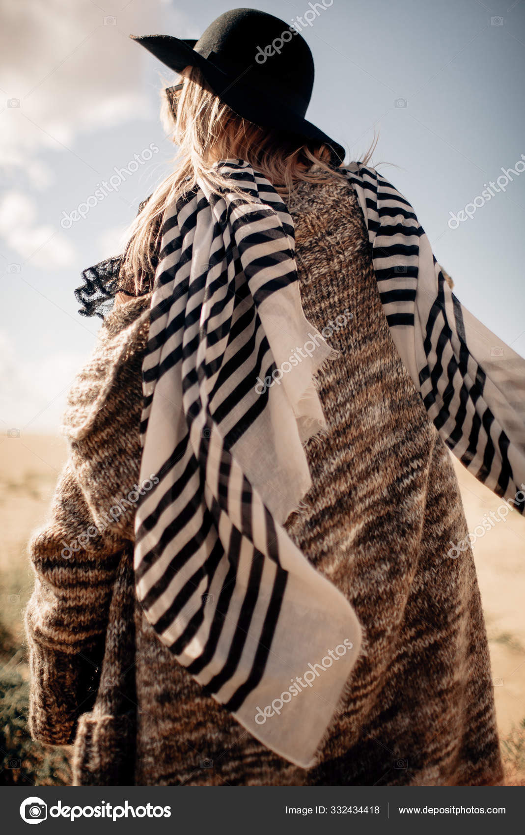 Woman Portrait Beach Jin White Dress Stock Photo by ©KatyaZork 332434418