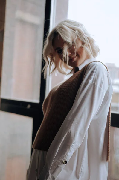 Blonde Beautiful Young Woman Stylish Clothes Posing Loft Interior — Stock Photo, Image