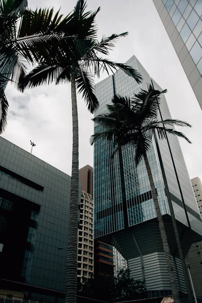 Vista Ángulo Bajo Del Paisaje Urbano Ciudad Hong Kong China — Foto de Stock