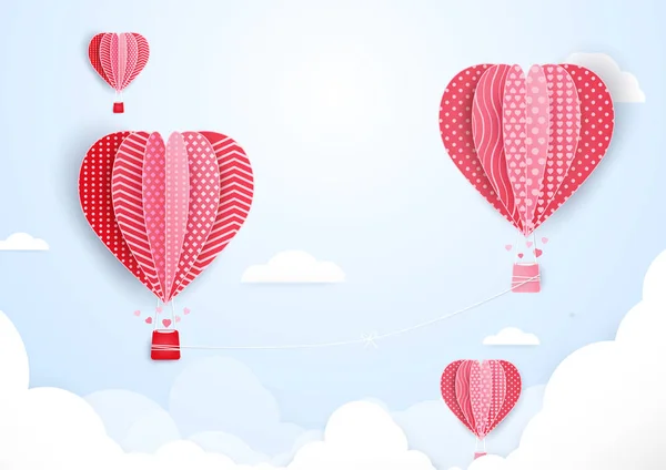 Varmluftsballonger i form av hjärta flyga i moln. papperskonst — Stock vektor