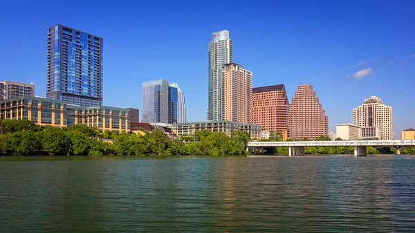 Austin, Texas Skyline e Rio Colorado Fotos De Bancos De Imagens