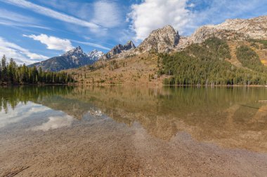 Dize Gölü sonbahar yansıma