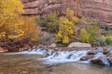Sonbaharda doğal Virgin River