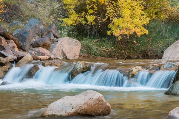 Río Virgen escénica en otoño — Foto de Stock