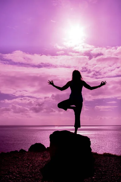 Practicar Yoga en Maui — Foto de Stock