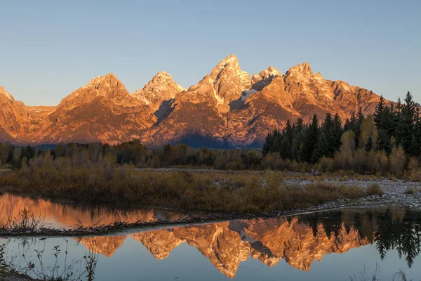 Teton 일출 반사 — 스톡 사진