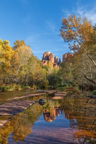 Scenic Reflection Cathedral Rock Sedona Arizona Fall — Stock Photo, Image