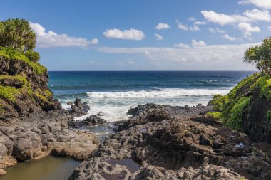 Doğal sahil Maui çökmesini dalgalar