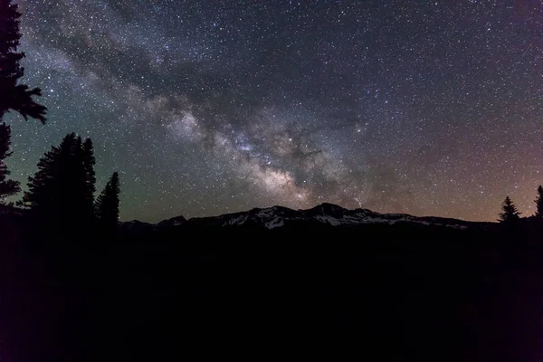 Vía Láctea Asienta Sobre Las Montañas Colorado — Foto de Stock