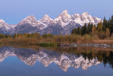 Schwabachers iniş bir doğal sonbahar gündoğumu yansıma