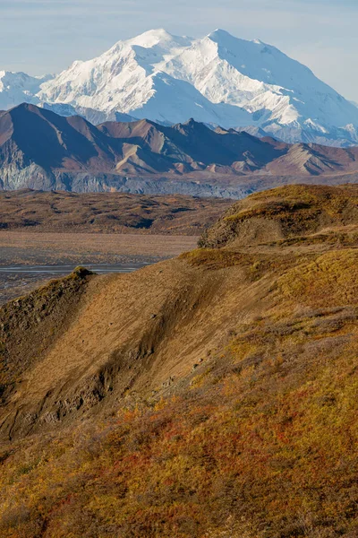 風光明媚なデナリ国立公園アラスカの秋の風景 — ストック写真