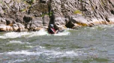 Rafting kişi tekne (kayak). 4 k 3840 x 2160 Rafting ekibi
