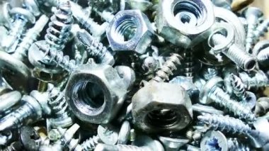 Cıvata, vida, somun, tespitleme grup döner. 4 k makro çekim