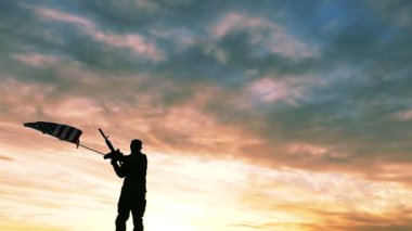  Askerin siluet ve Amerikan bayrağı otomatik tüfek. Ağır çekim. 